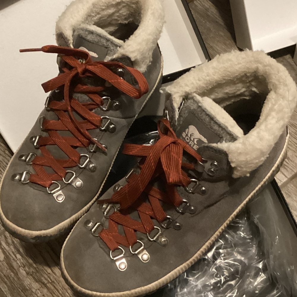 Sorel Women's Charcoal and Rust Winter Boots